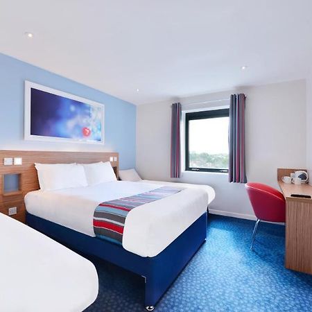 Travelodge London Richmond Central Bagian luar foto