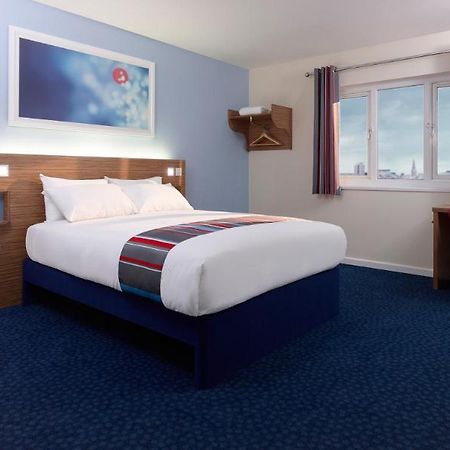Travelodge London Richmond Central Bagian luar foto